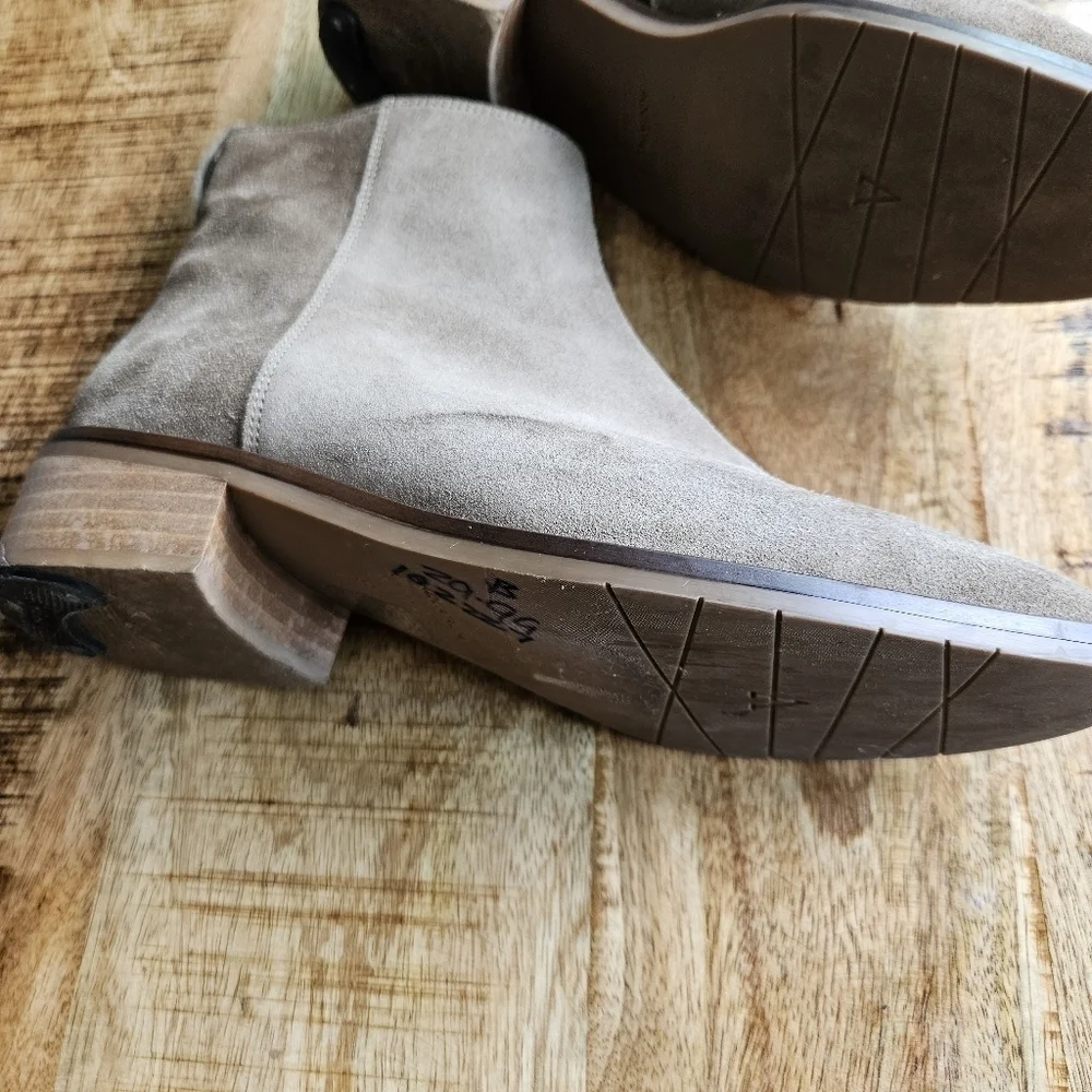 Aquatalia CARISA tan Suede square toe ankle booties 9M
